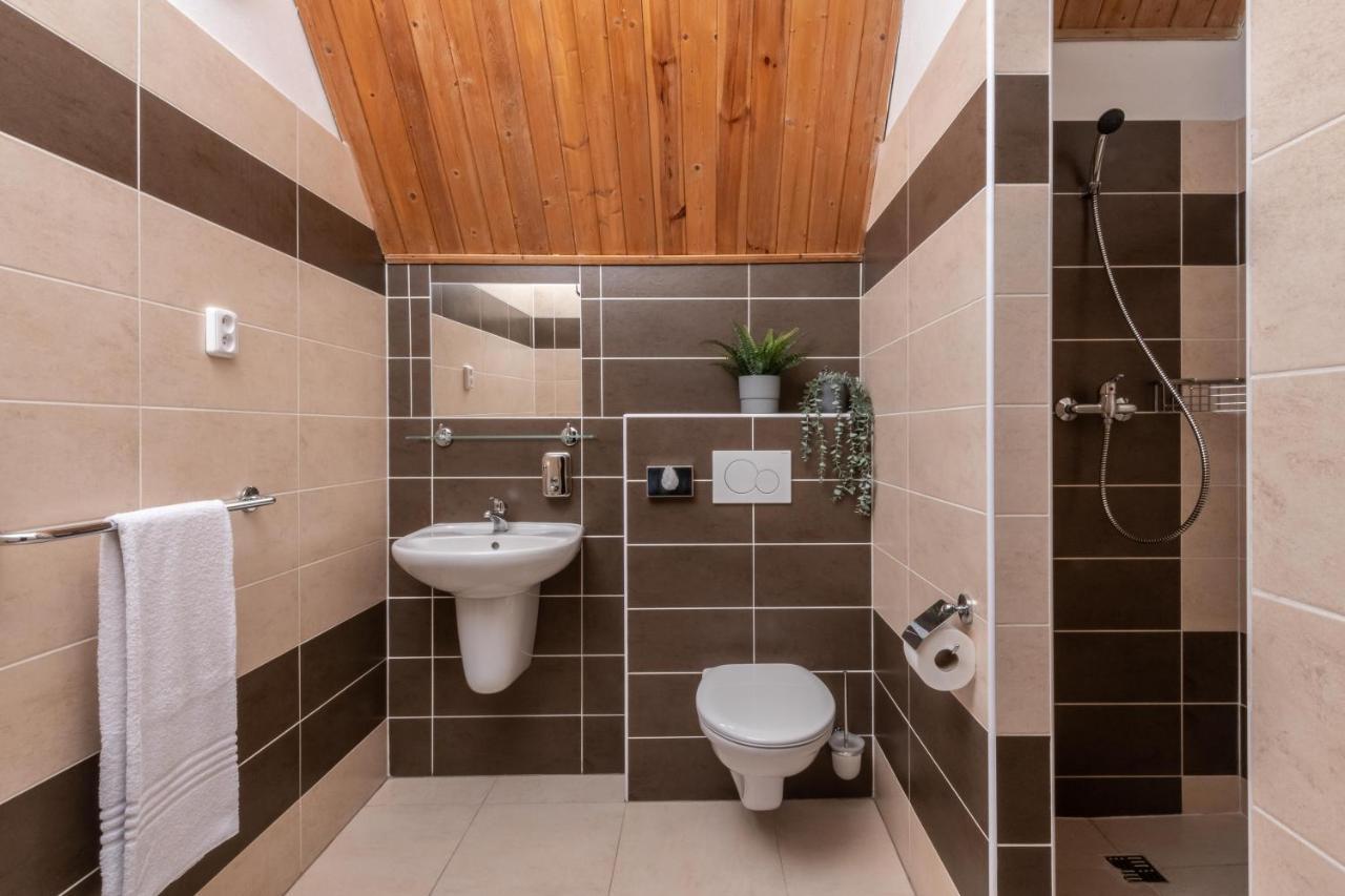 Wellness Hotel Sedy Vlk هاراشوف المظهر الخارجي الصورة